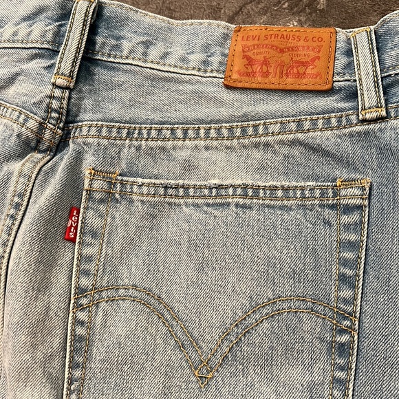 Levi’s skirt - Picture 3 of 5